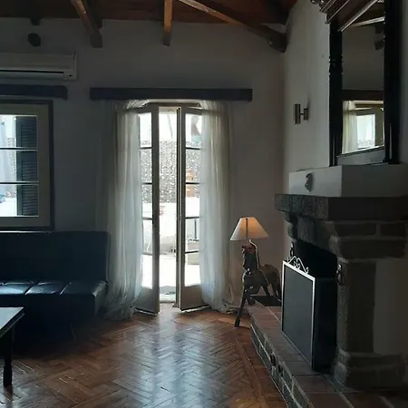 Unique Roof Garden Apartment, Center Of Volos. アパート ヴォロス